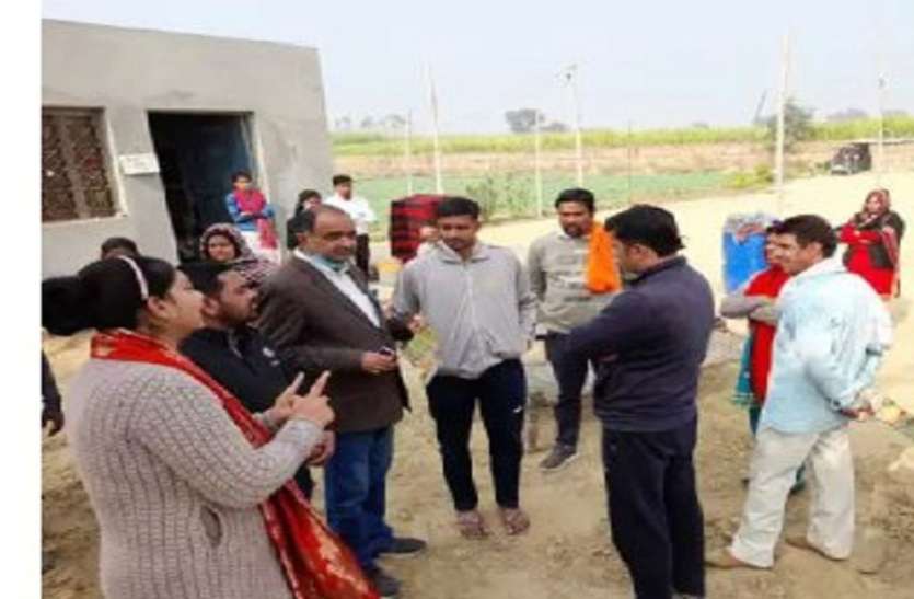 bagpat.jpg यूपी: बीमारी ठीक कराने के बहाने के बहाने धर्म परिवर्तन, सैकड़ों लाेगाें ने धर्म बदला !