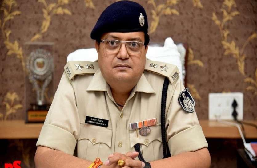 एसपी चौहान की चेतावनी के बाद एक्शन मूड में जिले की पुलिस, दलालों में हड़कंप एसपी चौहान की चेतावनी के बाद एक्शन मूड में जिले की पुलिस, दलालों में हड़कंप