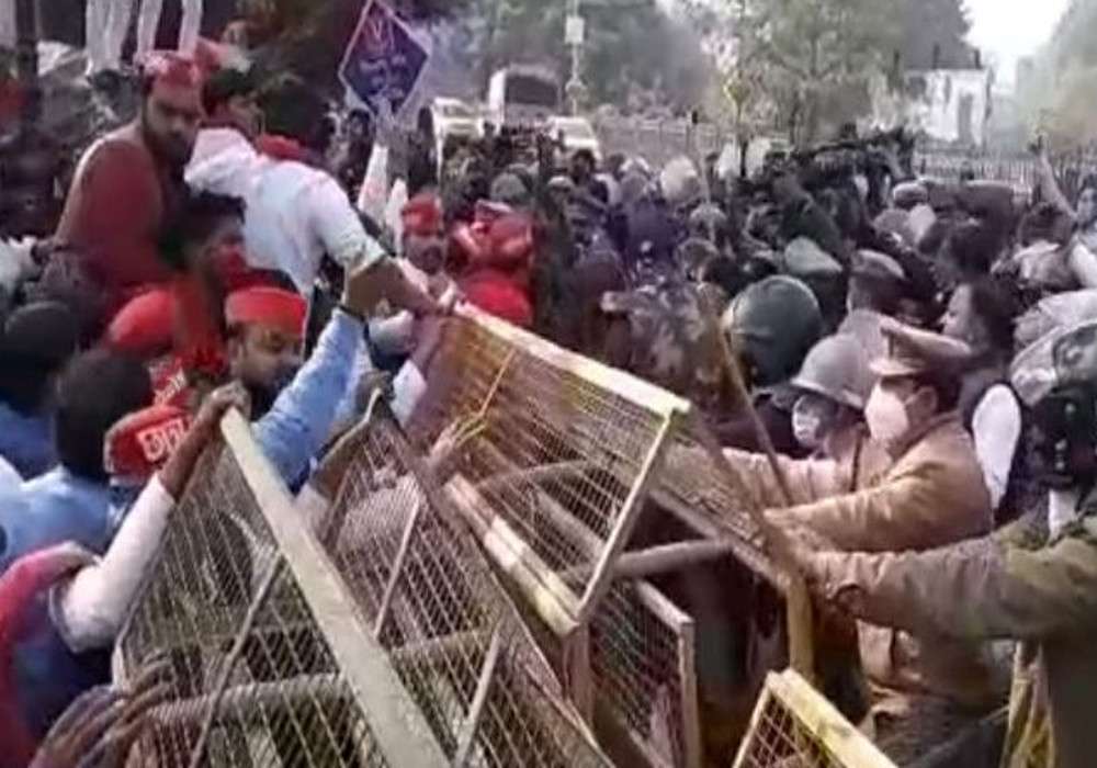 किसान पर घमासान : भाजपा का किसान सम्मेलन, विपक्ष का विरोध प्रदर्शन