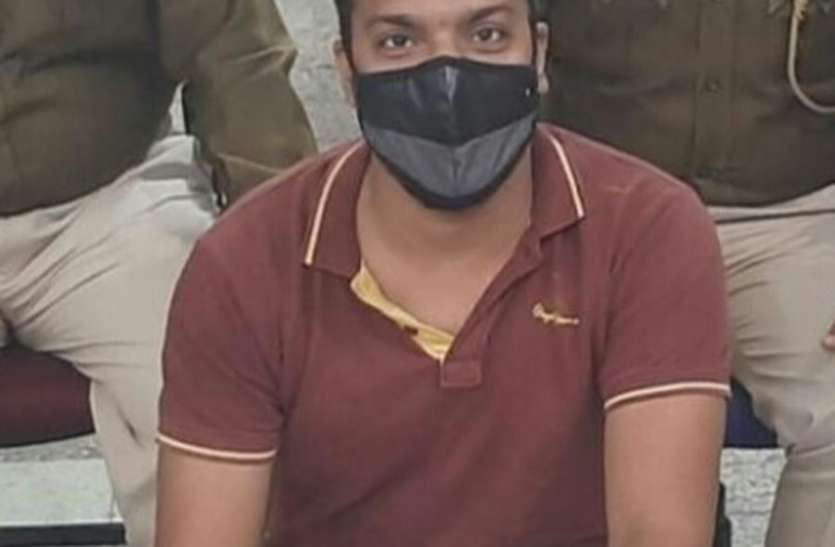 सीए अब जेल में मोबाइल रखने के आरोप में गिफ्तार सीए अब जेल में मोबाइल रखने के आरोप में गिफ्तार