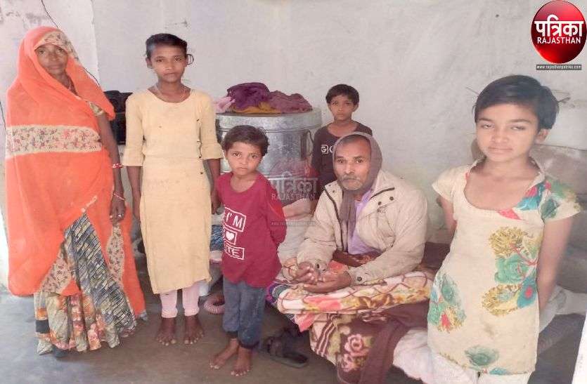 मुफलिसी में जी रहे पूर्व प्रधान, 15 साल में किसी ने नहीं पूछी कुशलक्षेम मुफलिसी में जी रहे पूर्व प्रधान, 15 साल में किसी ने नहीं पूछी कुशलक्षेम