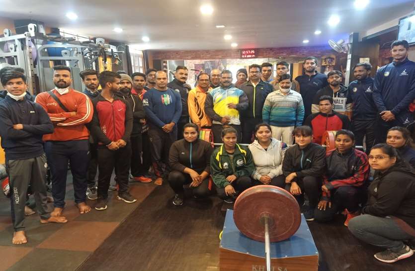 Sports: सात दिवसीय निशुल्क वेट लिफ्टिंग प्रशिक्षण शिविर का शुभारंभ Sports: सात दिवसीय निशुल्क वेट लिफ्टिंग प्रशिक्षण शिविर का शुभारंभ