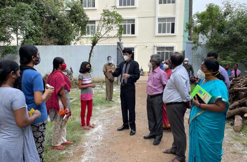 IIT Madras tally at 191 positive cases, six cases in neighbouring Anna University आईआईटी-मद्रास में कोरोना के अब तक 191 मामले और अण्णा विवि में भी छह छात्र कोरोना पॉजिटिव
