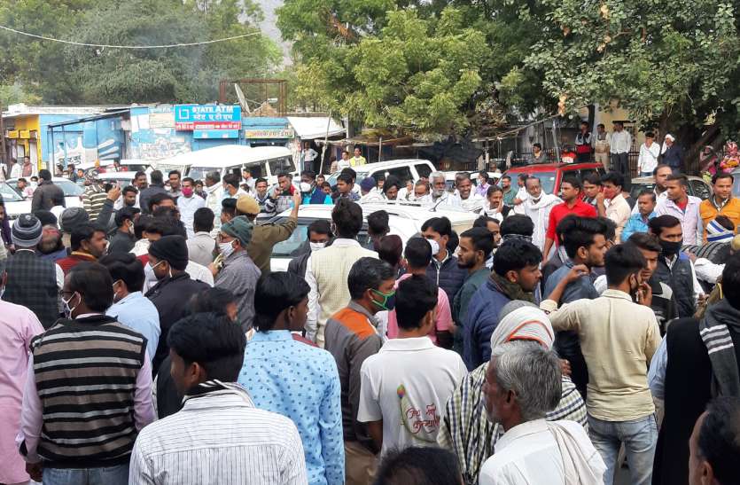 लालसोट पालिका चेयरमैन पद के टिकट को लेकर फूटा असंतोष लालसोट पालिका चेयरमैन पद के टिकट को लेकर फूटा असंतोष
