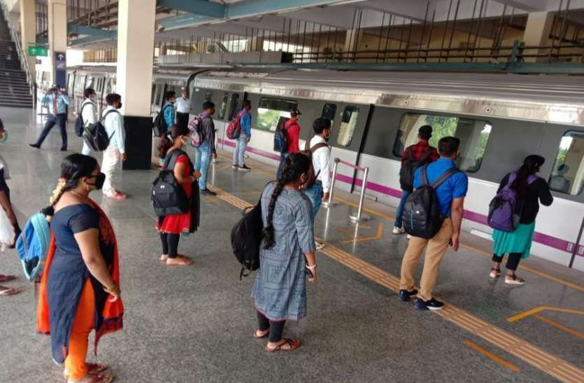 metro_01.jpg बीएमआरसीएल को प्रतिदिन एक करोड़ रुपए का नुकसान
