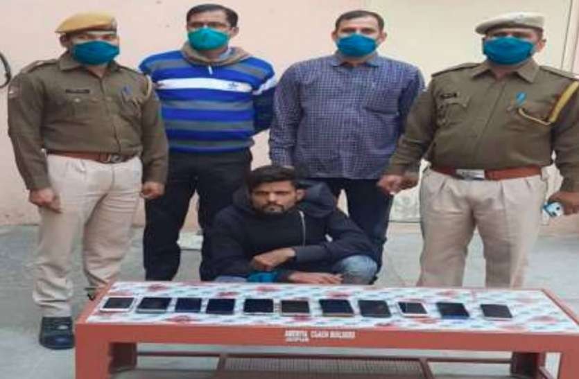 राहगीरों से मोबाइल लूटने वाला बदमाश गिरफ्तार राहगीरों से मोबाइल लूटने वाला बदमाश गिरफ्तार