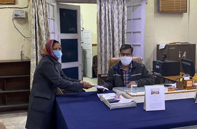 Laxmi resigned as councilor कांग्रेस से रूठी लक्ष्मी ने दिया पार्षद पद से इस्तीफा