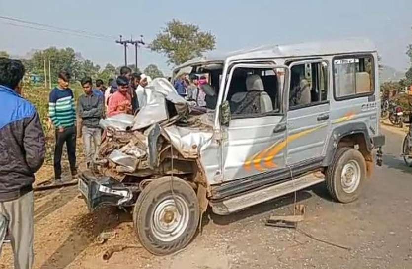 डंपर चालक ने नशे में श्रद्धालुओं से भरे वाहन में मारी टक्कर, 1 की मौत, 9 घायल डंपर चालक ने नशे में श्रद्धालुओं से भरे वाहन में मारी टक्कर, 1 की मौत, 9 घायल