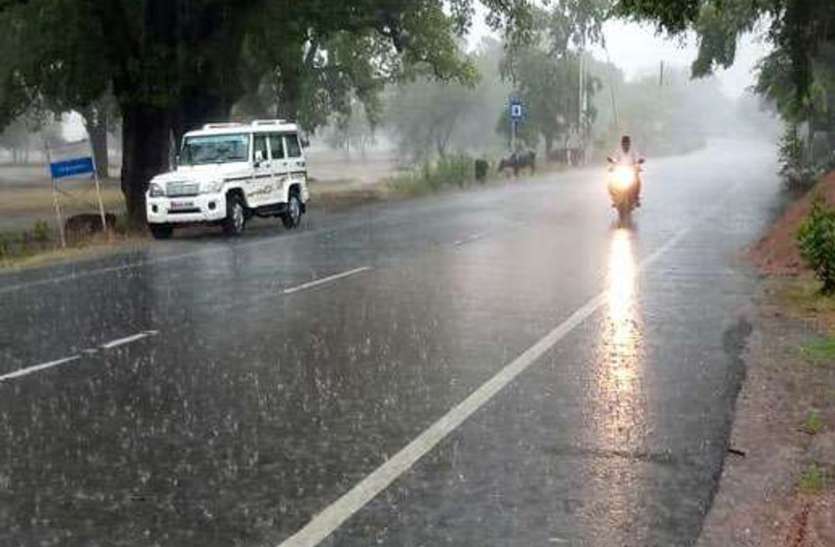 Weather Alert: मौसम विभाग का यूपी में शीतलहर और भारी बारिश का अलर्ट मौसम विभाग का चार दिन बाद यूपी के इन जिलों में भारी बारिश का अलर्ट