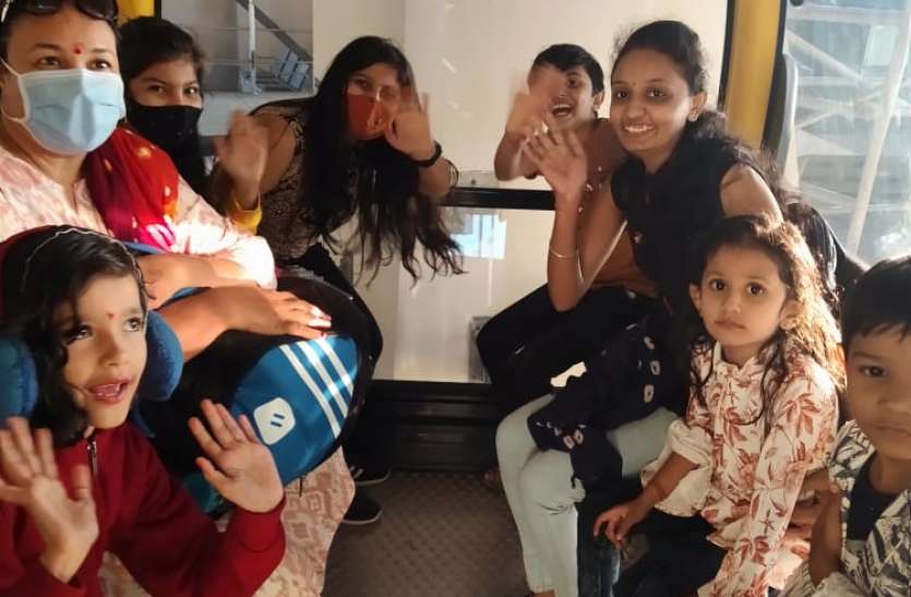 चार चिकित्सकों, 15 नर्सिंगकर्मियों ने बच्चों के साथ लिया लाभ चार चिकित्सकों, 15 नर्सिंगकर्मियों ने बच्चों के साथ लिया लाभ