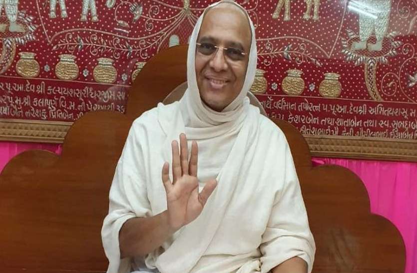 devendra_sagar_new.jpg हमारी आध्यात्मिक चेतना पर भौतिकवाद का पर्दा: देवेंद्रसागर