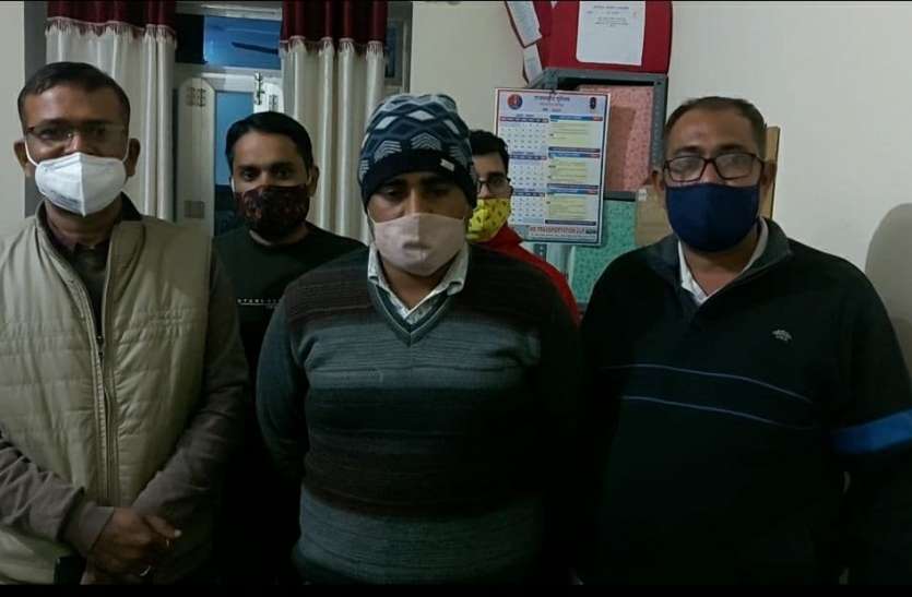ACB Trap एसीबी टीम को देखकर भागने लगा घूसखोर कनिष्ठ सहायक