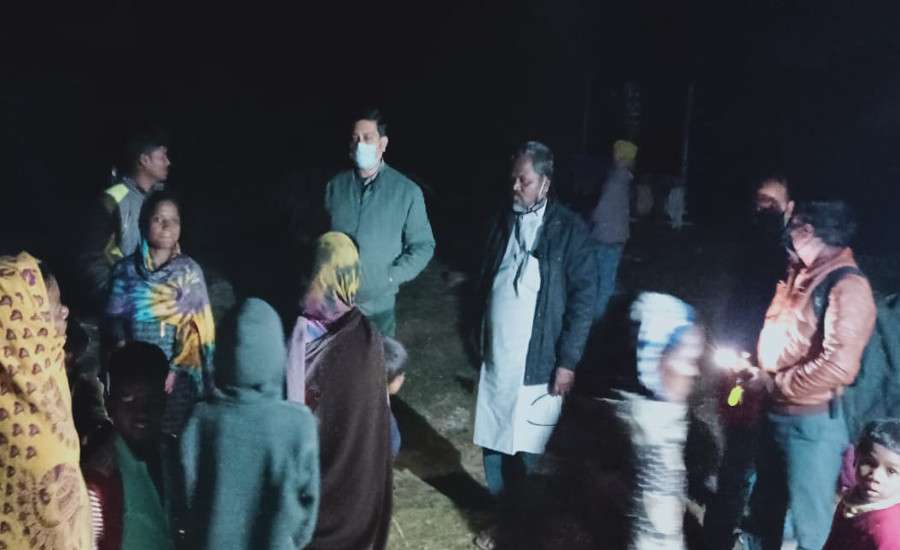 9 हाथियों ने पहाड़ी कोरवा बस्ती में मचाया उत्पात, कड़कड़ाती ठंड के बीच तोड़ डाले 10 घर, बढ़ी परेशानी