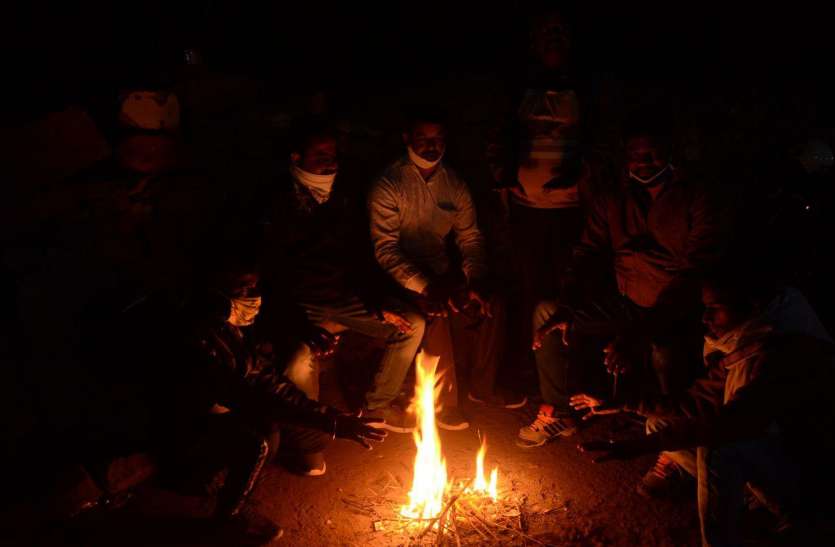 मनाली-शिमला से ठंडा जैसलमेर का चांधण, हड्डियों में गलन, धूजे लोग मनाली-शिमला से ठंडा जैसलमेर का चांधण, हड्डियों में गलन, धूजे लोग
