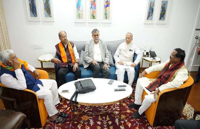 300 स्थानों को पर्यटन स्थल बनाने केंद्र की योजना, केंद्रीय मंत्री प्रहलाद पटेल से मिले छत्तीसगढ़ के मंत्री