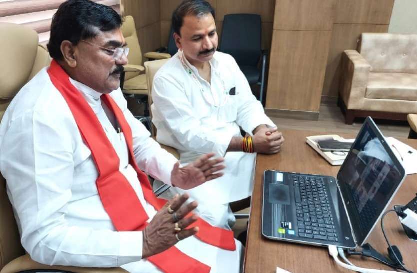 23 लाख 85 हजार 260 किसानों को मिलेगा फसल बीमा योजना का लाभ, कृषि मंत्री ने दिए निर्देश 23 लाख 85 हजार 260 किसानों को मिलेगा फसल बीमा योजना का लाभ, कृषि मंत्री ने दिए निर्देश