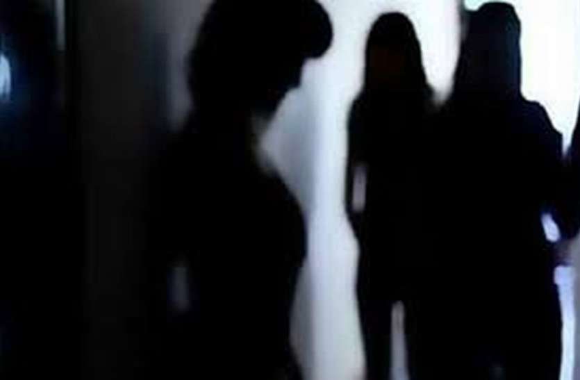 prostitution : स्पा की आड़ में चल रहे वेश्यावृत्ति के अड्डे पर छापा ! prostitution : स्पा की आड़ में चल रहे वेश्यावृत्ति के अड्डे पर छापा !