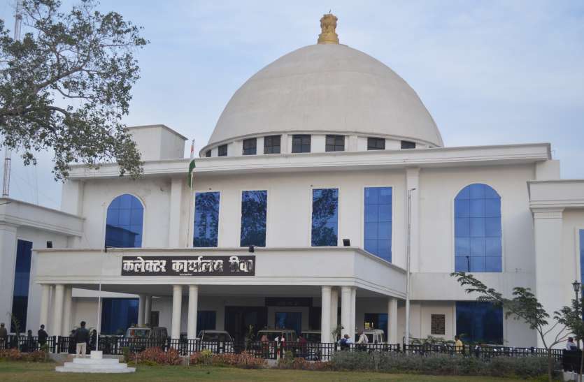 rewa कलेक्टर की फटकार पर गढ़ थाने में सेल्समैन के खिलाफ एफआइआर दर्ज