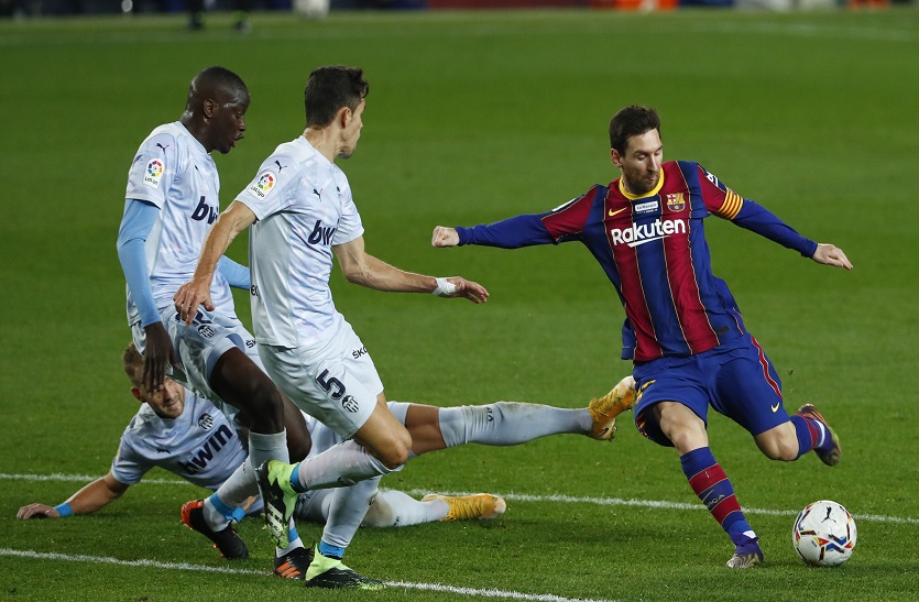 Lional Messi - स्पेनिश ला लीगा : बार्सिलोना-वालेंसिया के बीच मैच 2-2 से  ड्रॉ........पेले की बराबरी पर मेसी | Patrika News