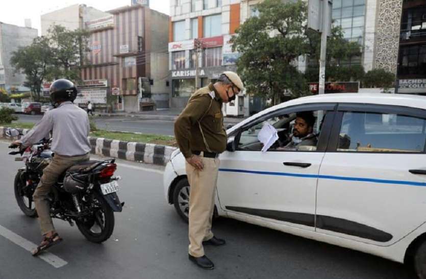 How to apply for HSRP and colour coded stickers for vehicles गाड़ी चलाने से पहले लगवा लें ये खास स्टिकर, वरना कट सकता है 11 हजार का चालान
