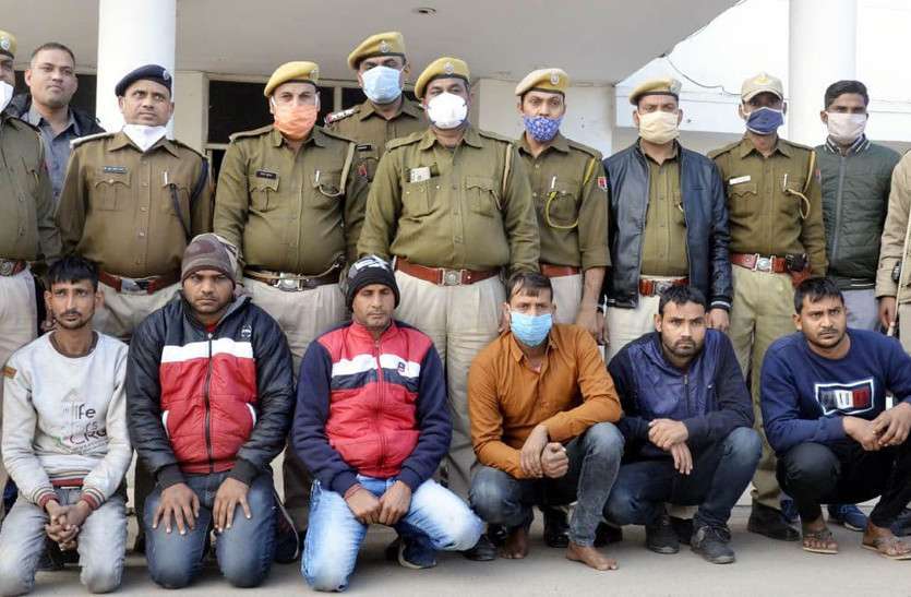 6 persons arrested plotting robbery at petrol pump caught in bharatpur पेट्रोल पंप पर डकैती का षड्यंत्र रच रहे बदमाशों को मुठभेड़ के बाद दबोचा, छह जने पकड़े