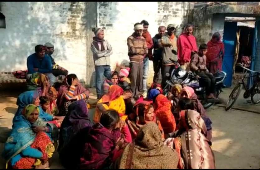 प्रेमिका के घर में मिला प्रेमी का शव - पुलिस कह रही आत्महत्या, परिजनों ने कहा हत्या तो प्रेमी के हत्या का राज खुलने के डर से कर दिया नाबालिग प्रेमिका की हत्या!