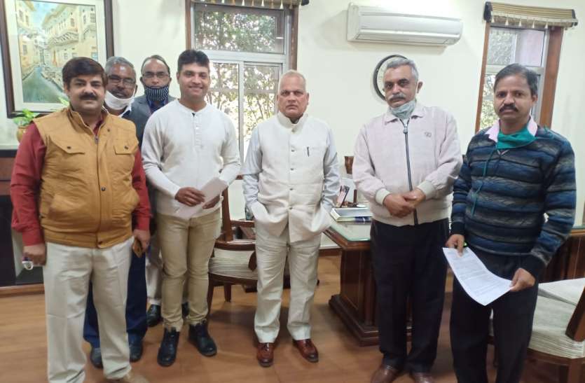 अधीनस्थ विभागों के शीघ्रलिपिक भी जल्द होंगे पदोन्नत अधीनस्थ विभागों के शीघ्रलिपिक भी जल्द होंगे पदोन्नत