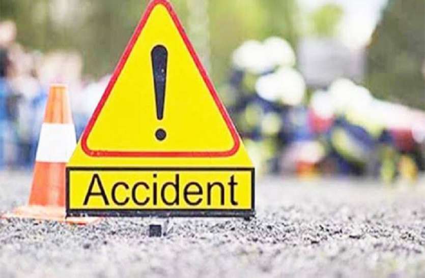 2_2.jpg UP Top News : ट्रक की टक्कर से दो छात्रों की मौत, तीन गंभीर घायल