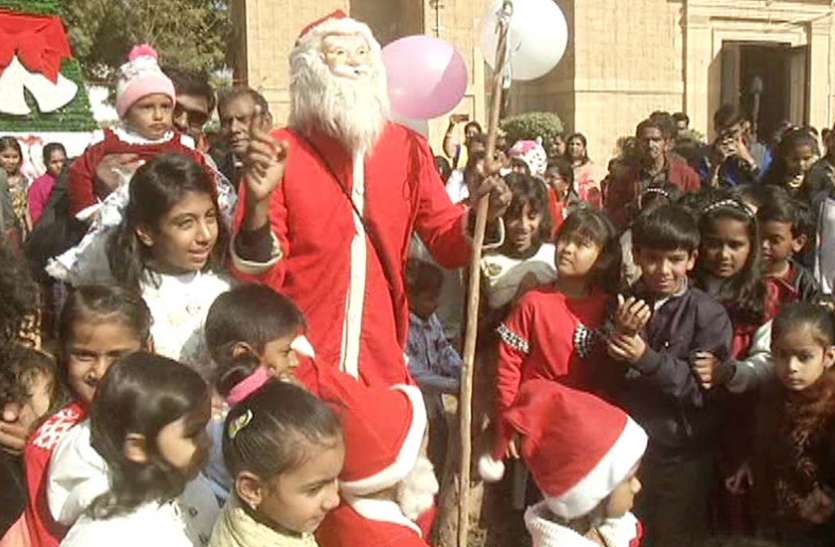 christmas-day.jpg Christmas Day 2020: क्रिसमस डे के इन कार्यक्रमों पर रहेगा प्रतिबंध, जारी हुई गाइडलाइन