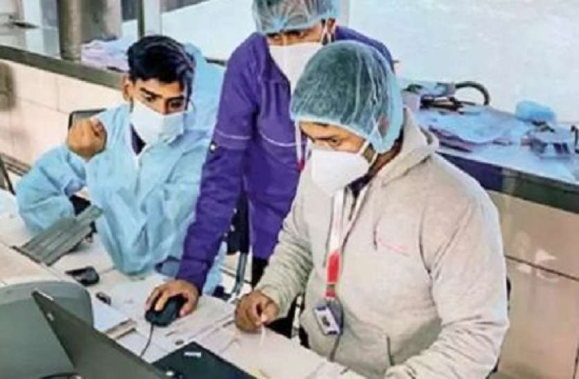 Coronavirus in India UK से आए दो Corona Positive दिल्ली एयरपोर्ट से हो गए थे गायब, जानिए किन राज्यों के लिए बने खतरा
