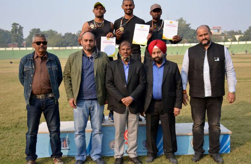 सीनियर वर्ग के स्वर्ण पदक विजेता इस प्रकार हैं District Athletics Championships: युगांत शेखर, अर्पण व जोया का गोल्डन डबल