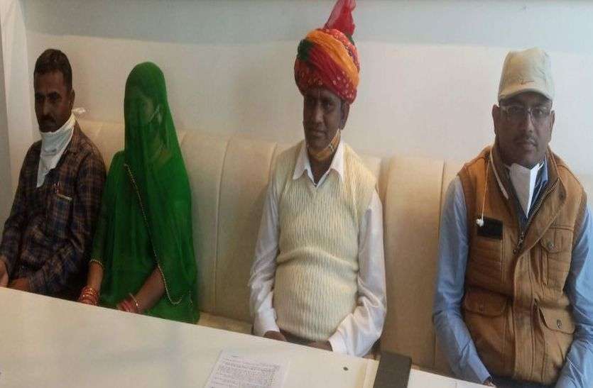 अब जवाजा प्रधान ने संभाला मोर्चा,भाजपा जिलाध्यक्ष पर लगाए गंभीर आरोप,ब्यावर विधायक का बचाव अब जवाजा प्रधान ने संभाला मोर्चा,भाजपा जिलाध्यक्ष पर लगाए गंभीर आरोप,ब्यावर विधायक का बचाव