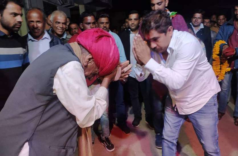 चहुंमुखी विकास के लिए पूर्ण रूप से प्रतिबद्ध होकर करेंगे कार्य चहुंमुखी विकास के लिए पूर्ण रूप से प्रतिबद्ध होकर करेंगे कार्य