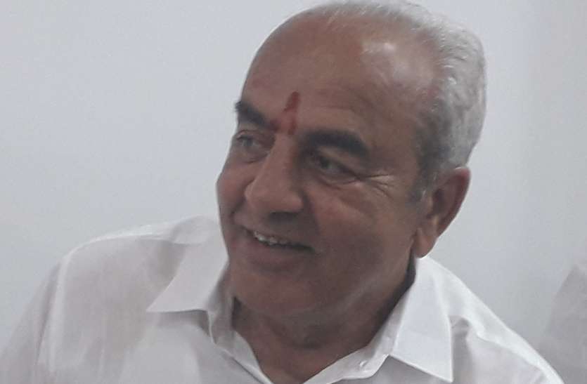 तीनों टाइगर रिजर्व में गांव विस्थापन प्रक्रिया शीघ्र की जाएगी पूरी : वन मंत्री तीनों टाइगर रिजर्व में गांव विस्थापन प्रक्रिया शीघ्र की जाएगी पूरी : वन मंत्री