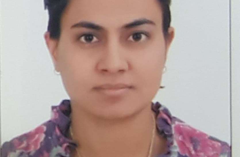 Dr. Rekha Barupal त्वचा को नुकसान भी पहुंचाते हैं सेनेटाइजर, जानिए कैसे करें इस्तेमाल
