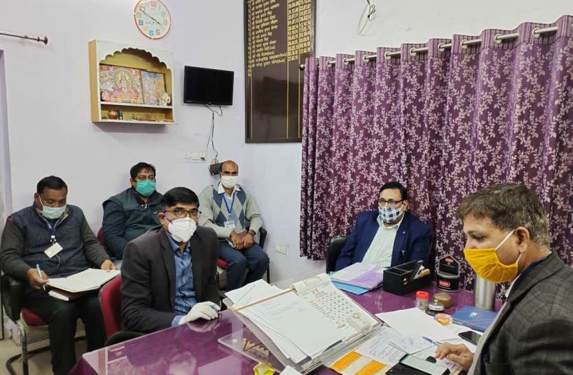 प्रथम चरण में चिकित्साकर्मियों के लगेगा कोरोना का टीका प्रथम चरण में चिकित्साकर्मियों के लगेगा कोरोना का टीका