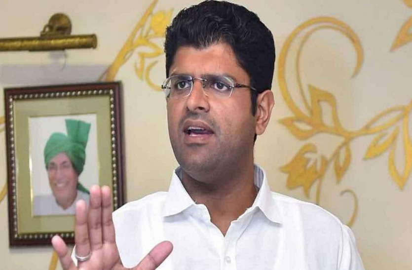 Farmer Protest:: हरियाणा किसानों में आक्रोश, नष्ट किया दुष्यंत चौटाला का हेलिपैड Farmer Protest:: हरियाणा किसानों में आक्रोश, नष्ट किया दुष्यंत चौटाला का हेलिपैड