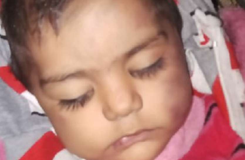 daughter.jpg बेटे की चाह में पिता ने एक साल की बेटी को बेरहम से माैत के घाट उतारा