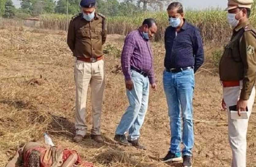 01_4.jpg खेत मजदूर महिला की दुष्कर्म के बाद हत्या की आशंका, बिखरे हुए कपड़े, घसीटी हुई लाश मिली