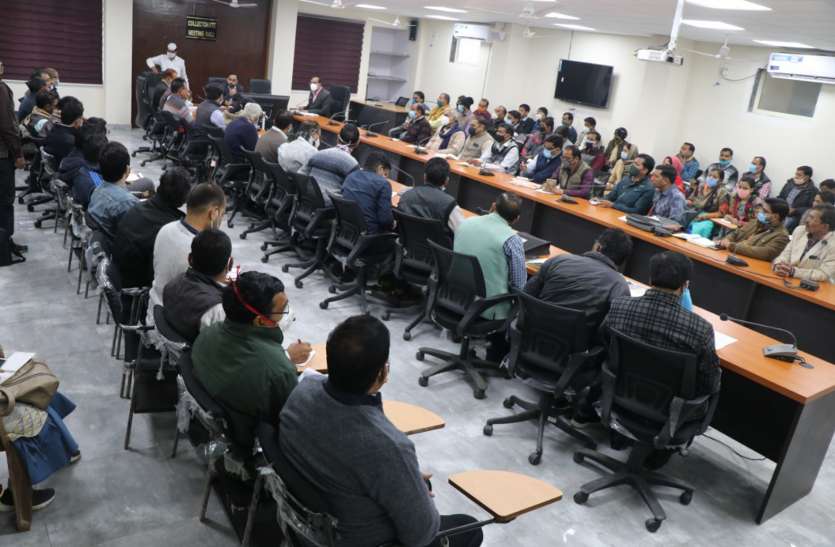 योजनाओं में रूचि नहीं लेना खामियाजा भुगत रहे अधिकारी योजनाओं में रूचि नहीं लेना खामियाजा भुगत रहे अधिकारी
