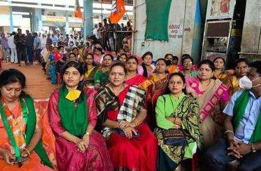 बेलगावी की राजनीति में सक्रिय हुई शेट्टर की बहू बेलगावी की राजनीति में सक्रिय हुई शेट्टर की बहू
