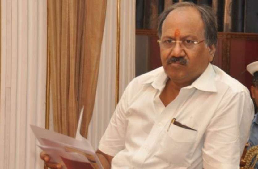 'माननीय' कोरोना से असावधान: विधायक बृजमोहन दोपहर तक सबके बीच थे, शाम को पॉजिटिव आ गए 'माननीय' कोरोना से असावधान: भाजपा विधायक बृजमोहन दोपहर तक सबके बीच थे, शाम को पॉजिटिव आ गए