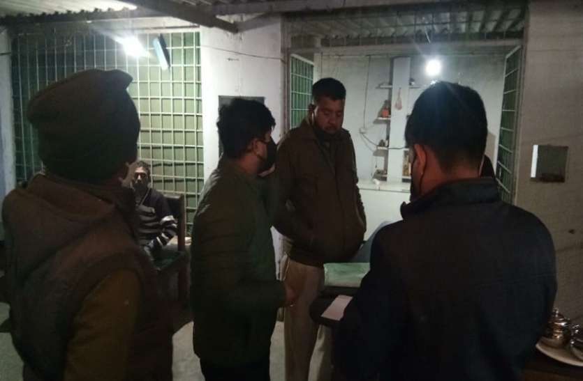 Excise Department Action बिना लाइसेंस शराब पिलाने पर होटल व रेस्टोरेंट पर कार्रवाई