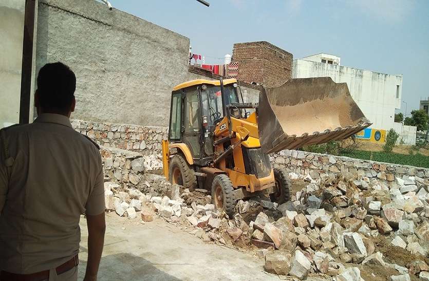 नाक तले नाजायज निर्माण, कच्ची खाई में पक्की इमारतें नाक तले नाजायज निर्माण, कच्ची खाई में पक्की इमारतें