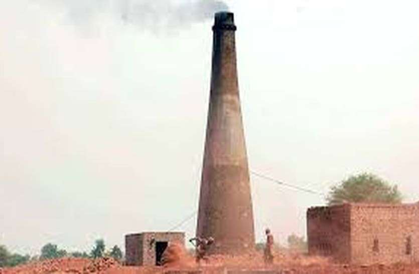 निम्बा नदी से कदमाली नदी के बीच बेखौफ चल रहे अवैध ईंट भट्टे निम्बा नदी से कदमाली नदी के बीच बेखौफ चल रहे अवैध ईंट भट्टे