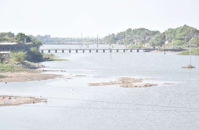 20 करोड़ रुपए के खर्च से बनेगा 750 मीटर लंबा रिवरफ्रंट 20 करोड़ रुपए के खर्च से बनेगा 750 मीटर लंबा रिवरफ्रंट