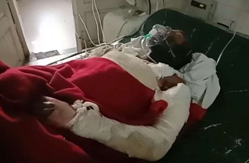 Police came to know after 24 hours नाबालिग बेटी को छेडा दुखी पिता ने आग लगाई