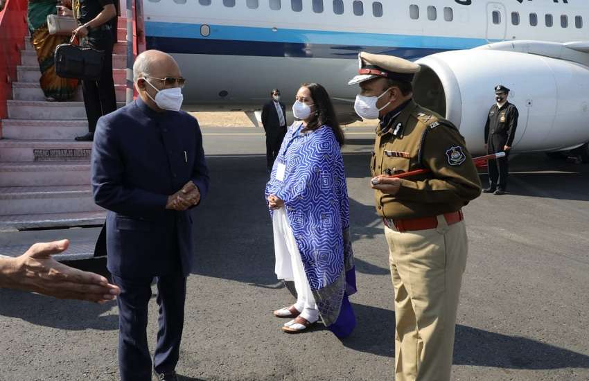 Ahmedabad News : राजकोट एयरपोर्ट पर थोड़ी देर रुके राष्ट्रपति, फिर दीव रवाना