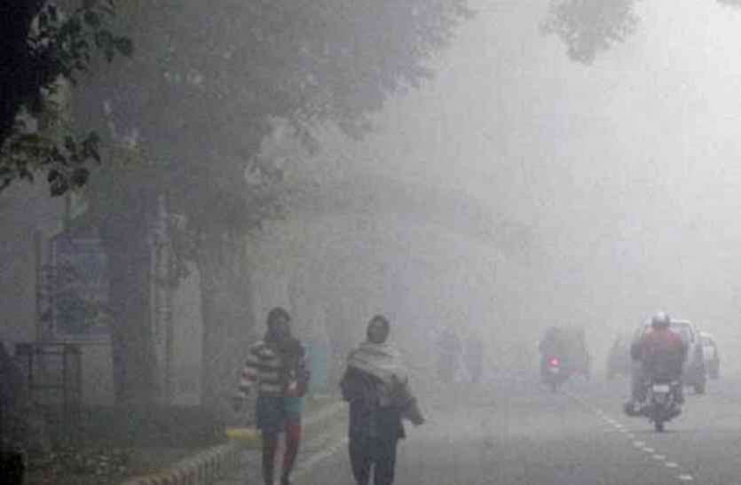 पश्चिम बंगाल में पहले एक डिग्री नीचे गिरा तापमान, बढी ठंड पश्चिम बंगाल में पहले एक डिग्री नीचे गिरा तापमान, बढी ठंड