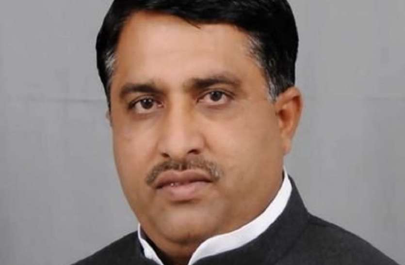पोकरण का भला नहीं कर सकते, तो देश का क्या भला करेंगे: मंत्री पोकरण का भला नहीं कर सकते, तो देश का क्या भला करेंगे: मंत्री